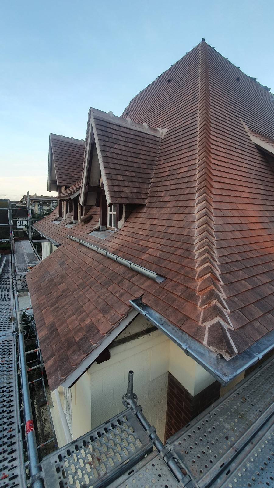 Trouver un couvreur qualifié pour la réfection d'une toiture en ardoise près de Bernay 27